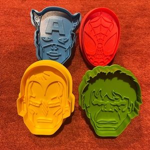 Marvel Comics Cookie Cutters Set Hulk, Captain America Spiderman, Ironman.
NEW.